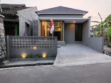 Rumah Minimalis Limasan Modern dekat Pasar Cebongan