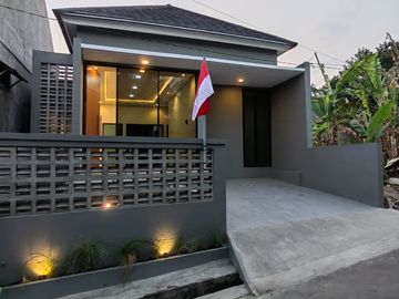 Rumah Minimalis Limasan Modern dekat Pasar Cebongan