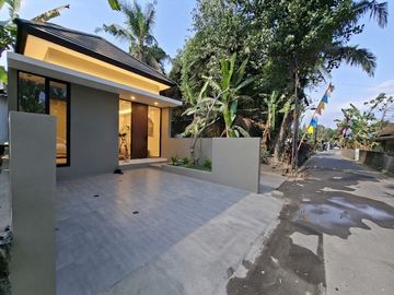 Rumah Modern Limasan Full Furnished di Margomulyo Seyegan