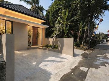 Rumah Modern Limasan Full Furnished di Margomulyo Seyegan