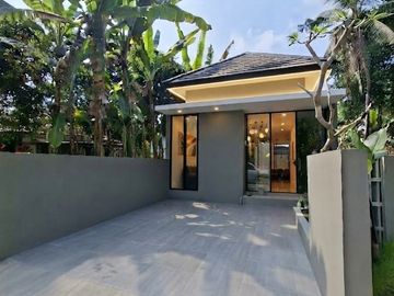 Rumah Modern Limasan Full Furnished di Margomulyo Seyegan