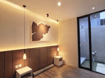 Rumah Modern Limasan Full Furnished di Margomulyo Seyegan