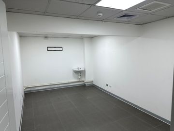 LOCAL COMERCIAL / OFICINAS – MOLICENTRO, LA MOLINA