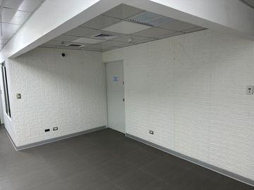 LOCAL COMERCIAL / OFICINAS – MOLICENTRO, LA MOLINA