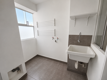 VENDO DEPARTAMENTO EN MIRAFLORES