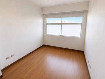 VENDO DEPARTAMENTO EN MIRAFLORES