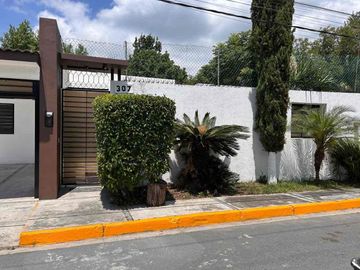 Renta de propiedad equipada en el Yerbaniz Santiago N.L