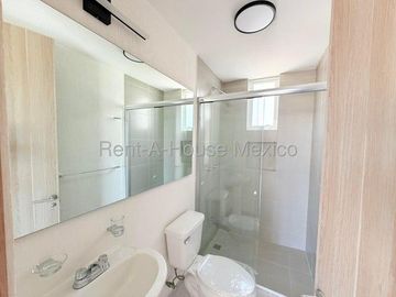 Zakia frente al jardin central rento departamento en privada con amenidades 2 recámaras 2 baños