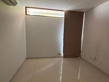 Sewa Rumah Siap Huni di Lebak Bulus, Jakarta Selatan - 4+1 Kamar Tidur & Semi Furnished