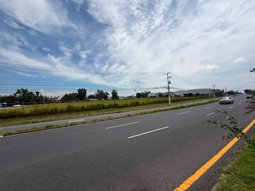 Terreno en Venta y Renta en Tesistan en Zapopan, Jalisco