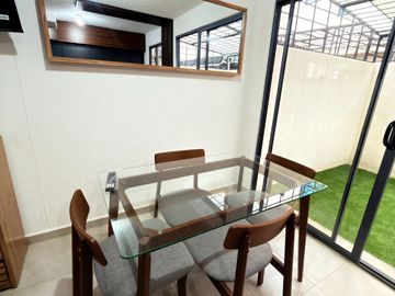 Casa nueva amueblada en renta en Viñedos 2, León