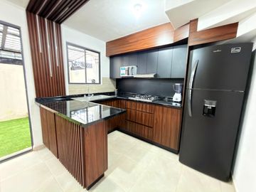 Casa nueva amueblada en renta en Viñedos 2, León