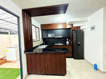 Casa nueva amueblada en renta en Viñedos 2, León