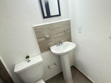 Casa nueva amueblada en renta en Viñedos 2, León