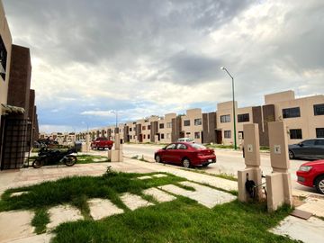 Casa nueva amueblada en renta en Viñedos 2, León