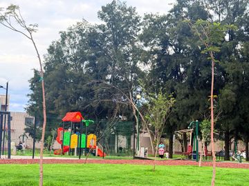 Casa nueva amueblada en renta en Viñedos 2, León