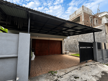 RUMAH TUA HITUNG TANAH DALAM KOMPLEK KEMANG JAKSEL