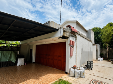 RUMAH TUA HITUNG TANAH DALAM KOMPLEK KEMANG JAKSEL