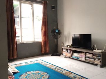 Jual cepat BU rumah second 2Lt perumahan Permata CItayam Cash only