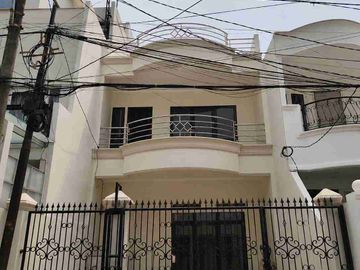 Rumah 2,5 Lantai di Komplek Favorite Sunter, Jakarta Utara