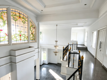 DIJUAL RUMAH MEWAH 2 LT DI PURI CINERE

Depok, Jawa Barat