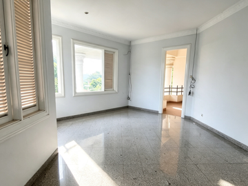 DIJUAL RUMAH MEWAH 2 LT DI PURI CINERE

Depok, Jawa Barat