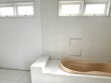 DIJUAL RUMAH MEWAH 2 LT DI PURI CINERE

Depok, Jawa Barat