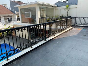 Dijual Rumah Duri Kepa Jl Mangga 3 Lantai + Rooftop Hadap Selatan