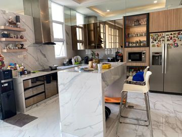 Dijual Rumah Duri Kepa Jl Mangga 3 Lantai + Rooftop Hadap Selatan