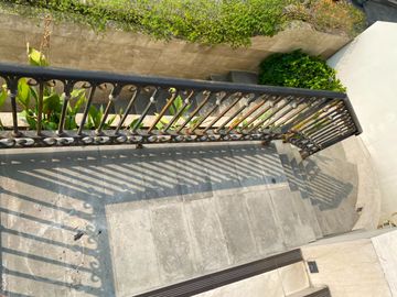 Dijual Rumah Duri Kepa Jl Mangga 3 Lantai + Rooftop Hadap Selatan