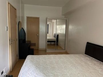 1BR Condo Unit for rent in Makati City *Signa Residences