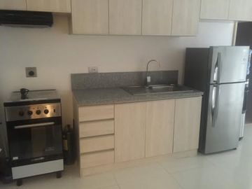 1BR Condo Unit for rent in Makati City *Signa Residences