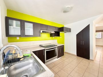 venta de casa en privada Santa Bárbara- cerca de Walmart San Remo pozos Slp