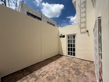 venta de casa en privada Santa Bárbara- cerca de Walmart San Remo pozos Slp