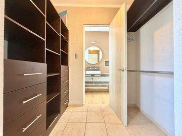 venta de casa en privada Santa Bárbara- cerca de Walmart San Remo pozos Slp