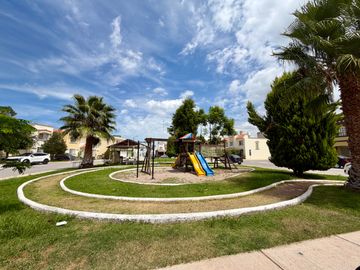venta de casa en privada Santa Bárbara- cerca de Walmart San Remo pozos Slp