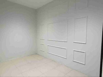 Disewakan Ruko Cakep 2 lt Area Grogol Harga Murah Dekat Sekolah, RS, Bonus Rooftop