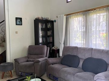 Rumah Mewah & Elegan 5 Kamar di Atas Tanah 403 M² - Lingkungan Premium