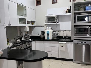 Rumah Mewah & Elegan 5 Kamar di Atas Tanah 403 M² - Lingkungan Premium