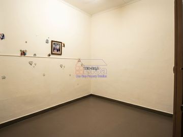 Rumah 1,5 Lantai di Baloi Impian — Dekat Grand Mall & Bcs Mall