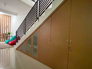 Dijual Rumah Murah 2 Lantai dekat Pasar Karangploso di Jalan Raya Karangjuwet, Kota Malang