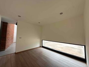 CASA DE AUTOR EN VENTA REFUGIO QUERÉTARO DE 3 RECÁMARAS, JARDÍN Y DOBLE ALTURA