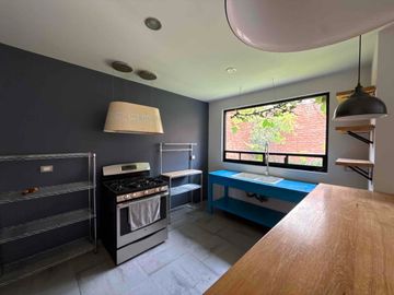 CASA DE AUTOR EN VENTA REFUGIO QUERÉTARO DE 3 RECÁMARAS, JARDÍN Y DOBLE ALTURA