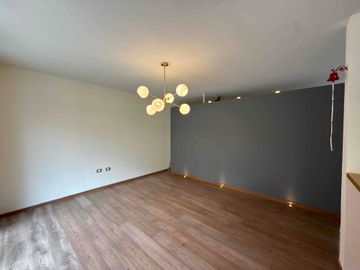 CASA DE AUTOR EN VENTA REFUGIO QUERÉTARO DE 3 RECÁMARAS, JARDÍN Y DOBLE ALTURA