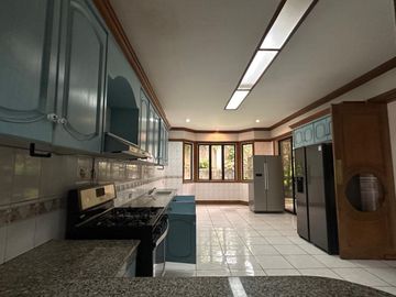 5 Bedroom House with Garden for Rent Valle Verde 4 at Pasig City