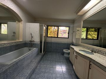 5 Bedroom House with Garden for Rent Valle Verde 4 at Pasig City