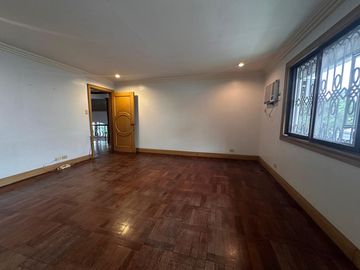 5 Bedroom House with Garden for Rent Valle Verde 4 at Pasig City