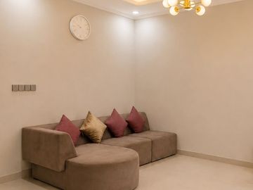 Rumah Cantik Mewah 2 1/4 Lantai Full Furnish Siap Huni di Citra 5 Cengkareng Jakarta Barat