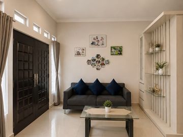 Rumah Cantik Mewah 2 1/4 Lantai Full Furnish Siap Huni di Citra 5 Cengkareng Jakarta Barat