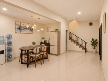 Rumah Cantik Mewah 2 1/4 Lantai Full Furnish Siap Huni di Citra 5 Cengkareng Jakarta Barat